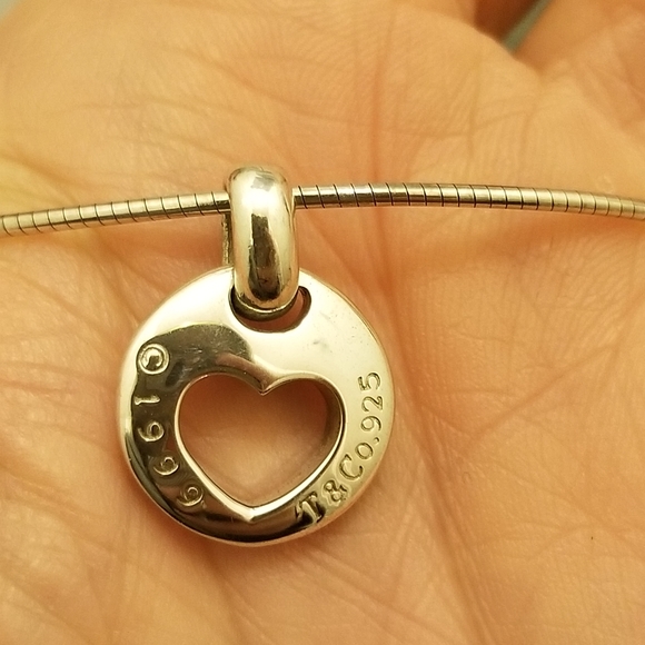 Tiffany & Co. Stencil Heart pendant necklace - Picture 6 of 11